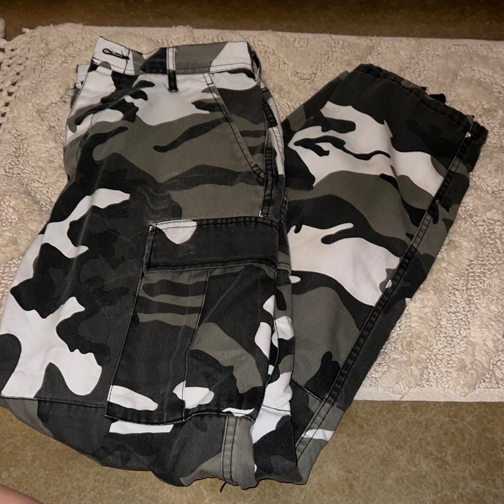 camo cargo pants